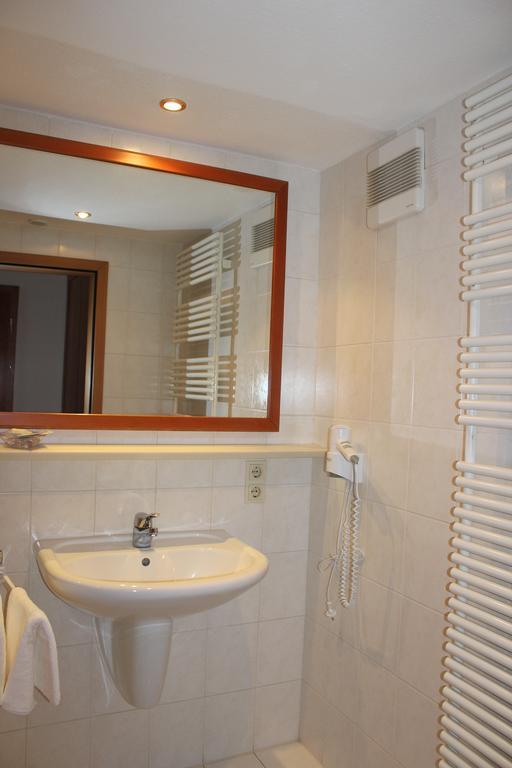 Ristorante Pizzeria Pension Taormina Roßhaupten Habitación foto